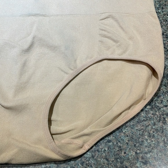 Secret Solutions high waisted plus size shapewear size 28/30 Nude colored - Picture 3 of 7